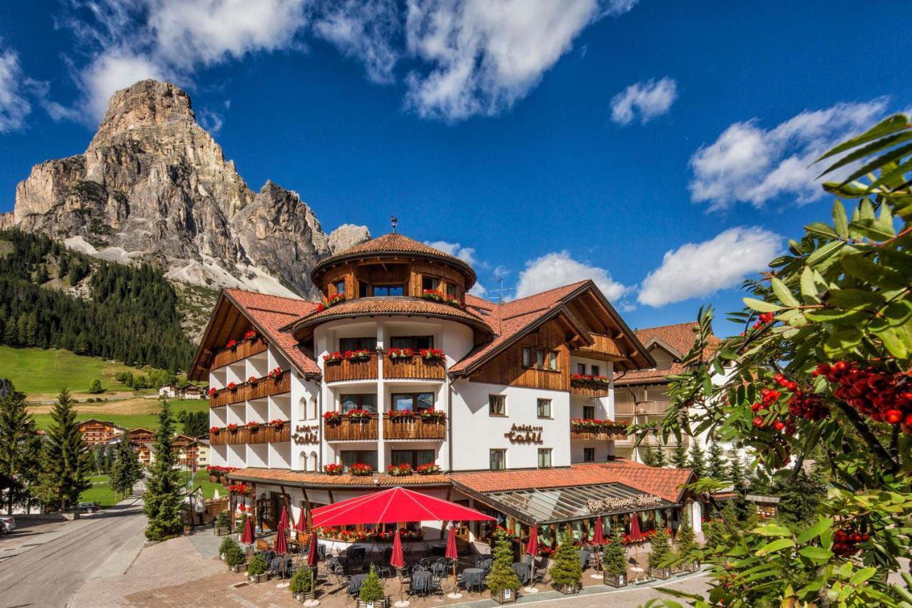 Hotel Table كورفارا إنْ بادِيا المظهر الخارجي الصورة