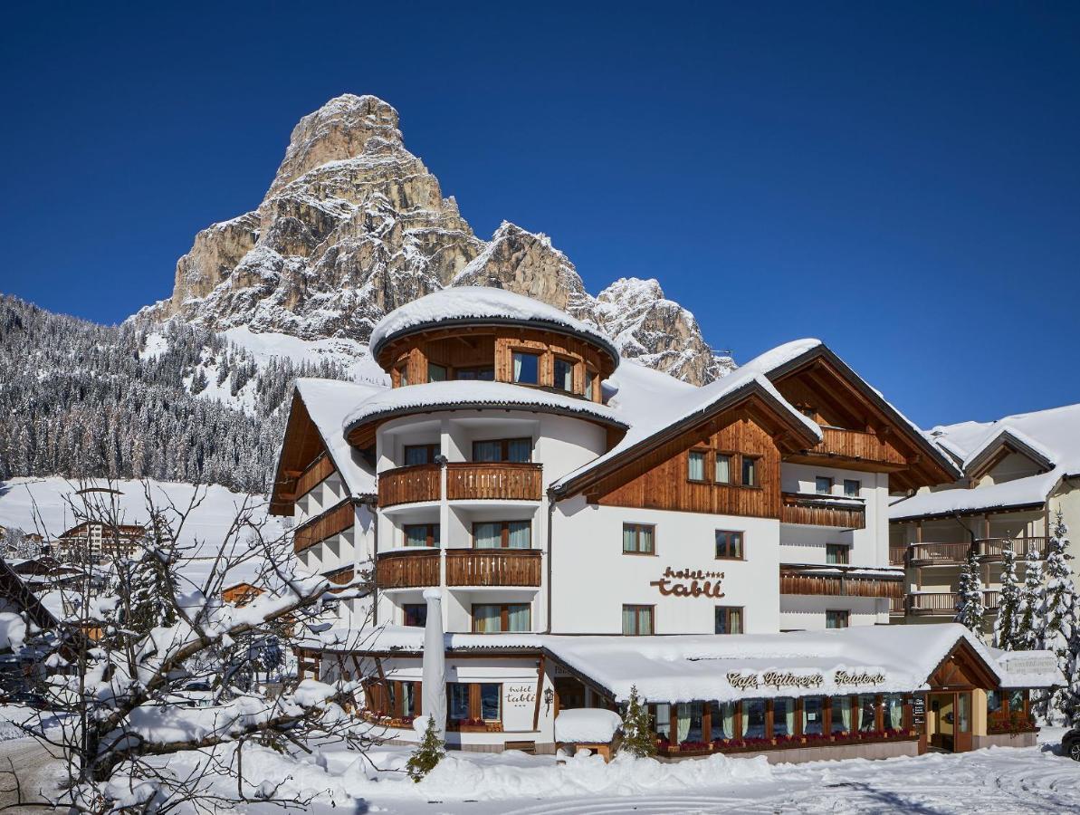 Hotel Table كورفارا إنْ بادِيا المظهر الخارجي الصورة