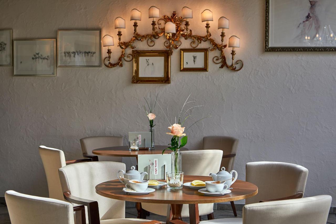 Hotel Table كورفارا إنْ بادِيا المظهر الخارجي الصورة