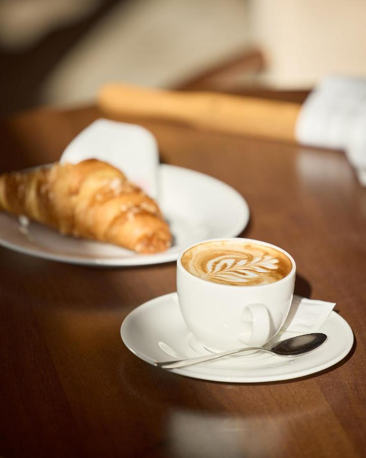 Hotel Table كورفارا إنْ بادِيا المظهر الخارجي الصورة