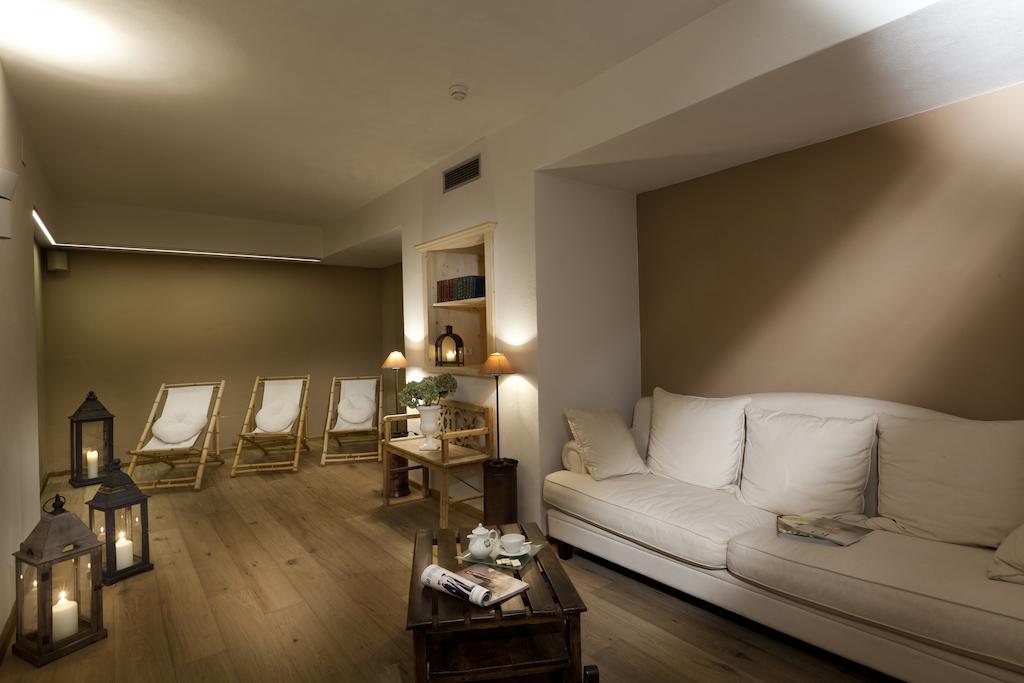 Hotel Table كورفارا إنْ بادِيا المظهر الخارجي الصورة